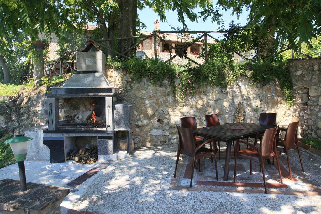 Agriturismo Podere Luchiano 아멜리아 외부 사진